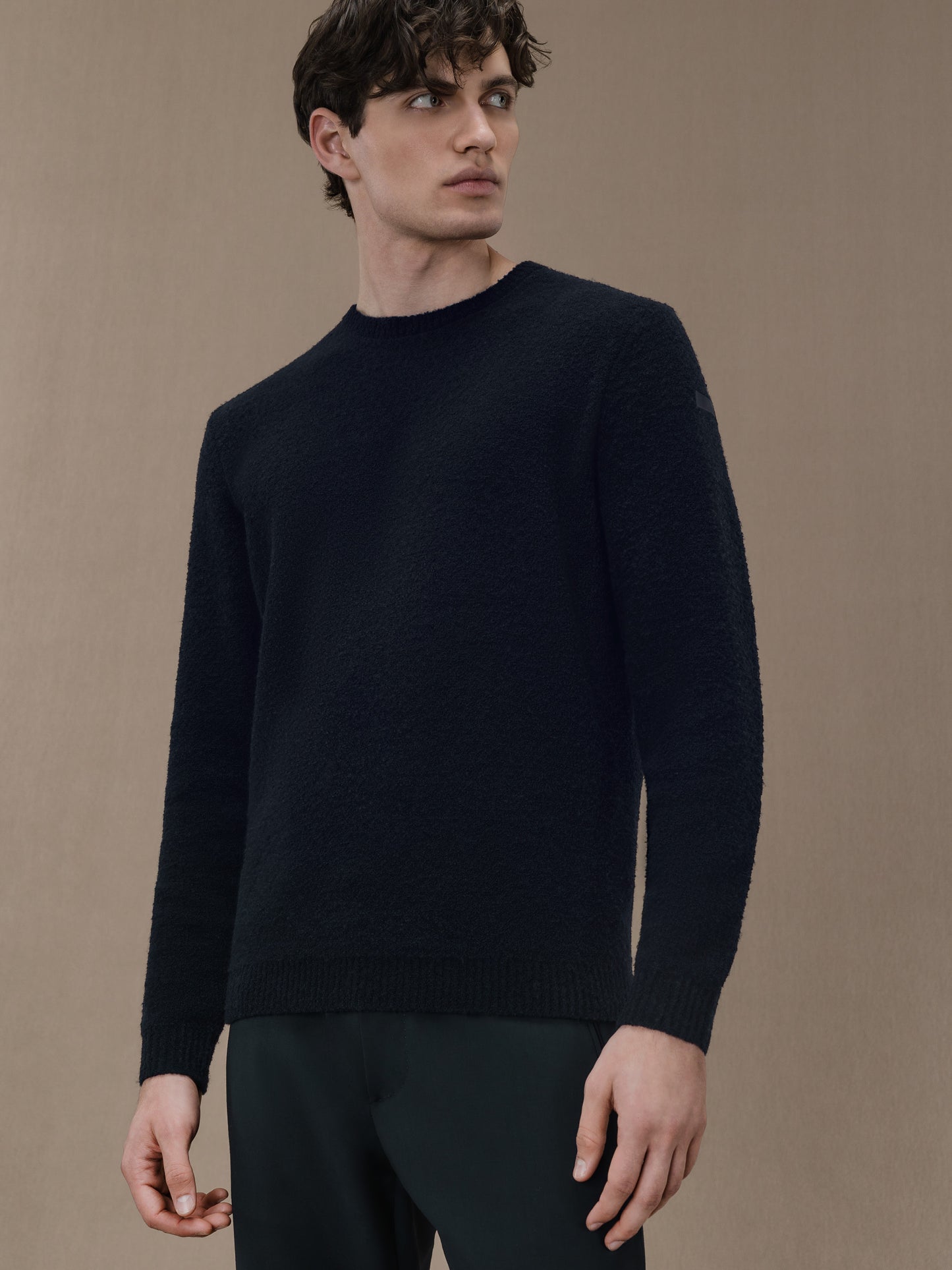 Bouclè Round Knit