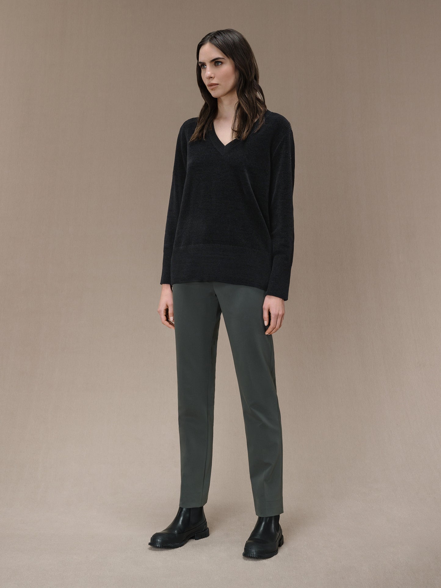 Velvet Vent V-Neck Wom Knit