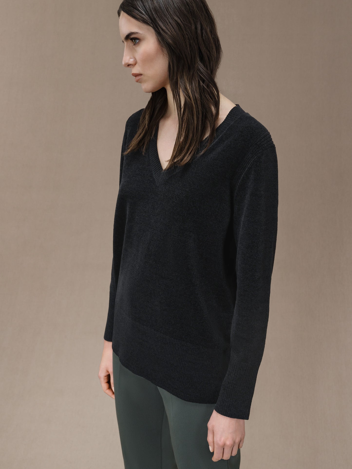 Velvet Vent V-Neck Wom Knit