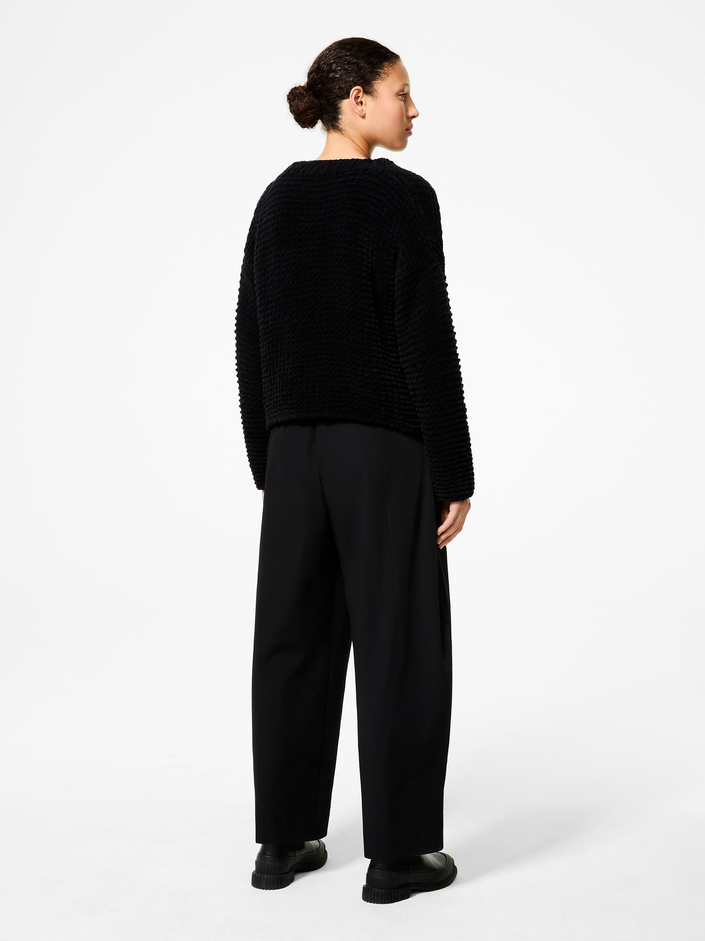 Cinematt  Round Wom Knit