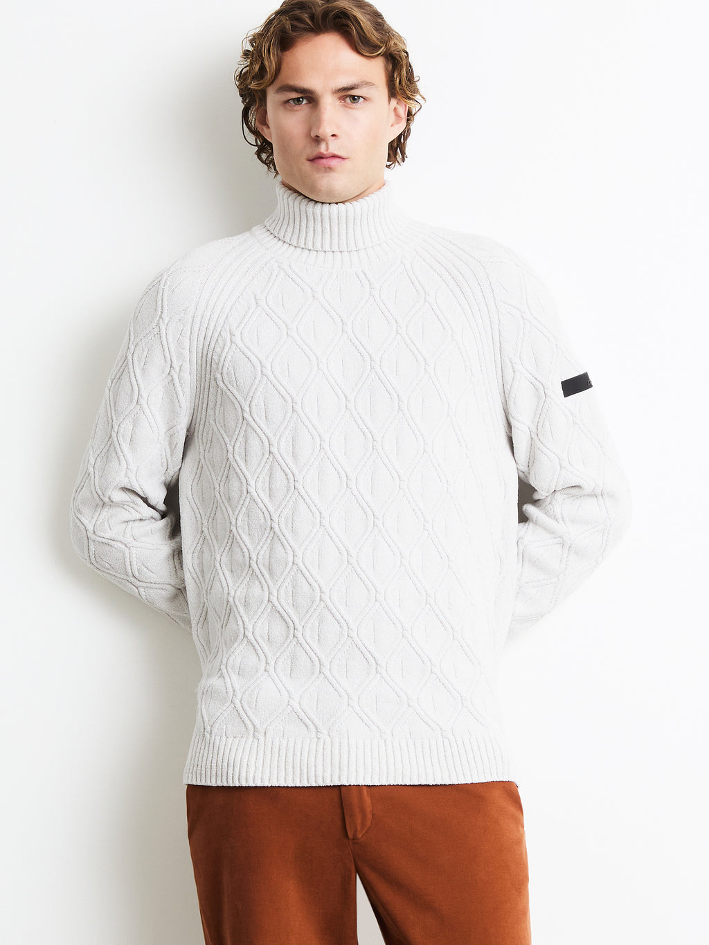Velvet Rhombus Turtleneck Knit