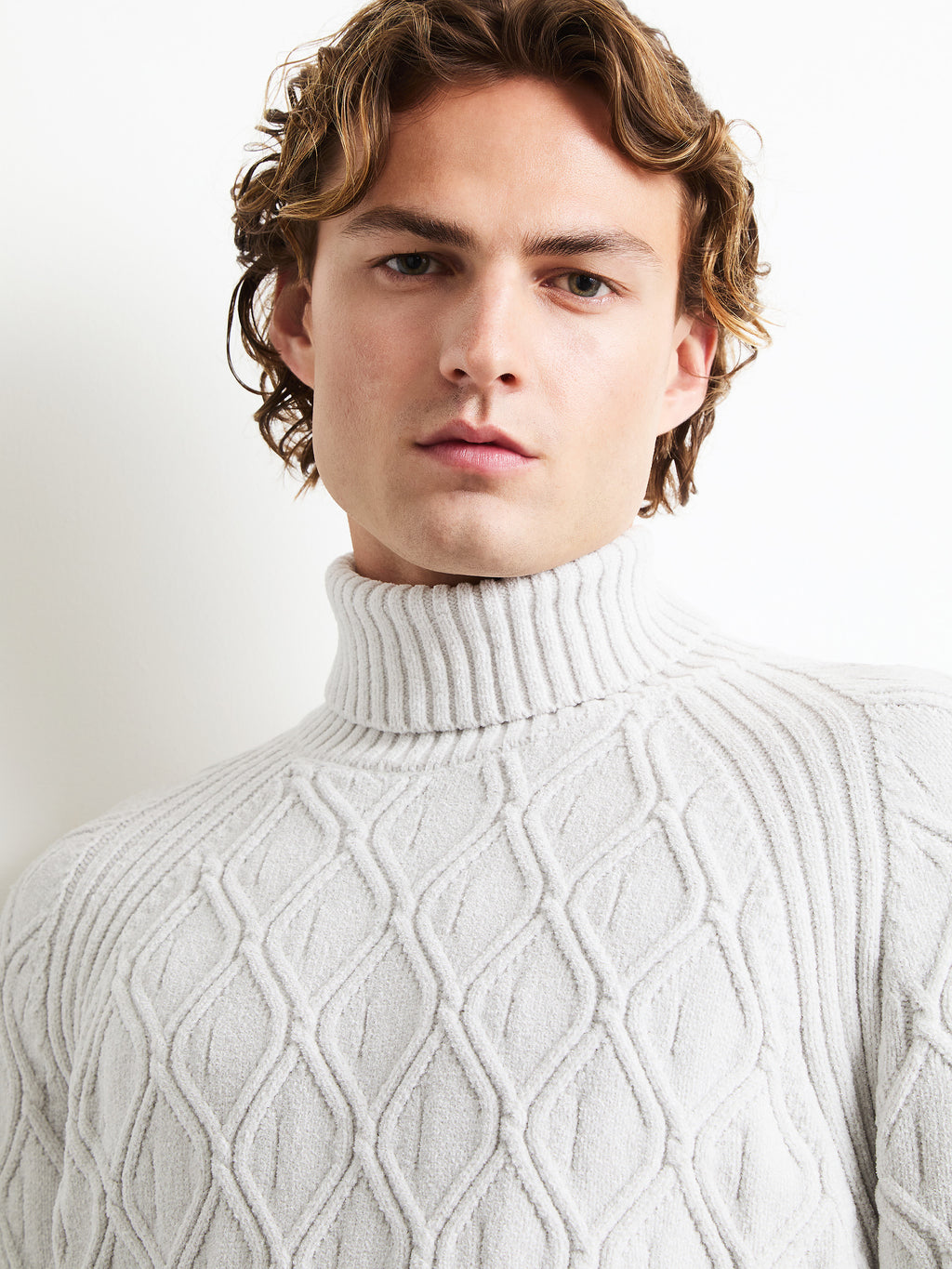 Velvet Rhombus Turtleneck Knit