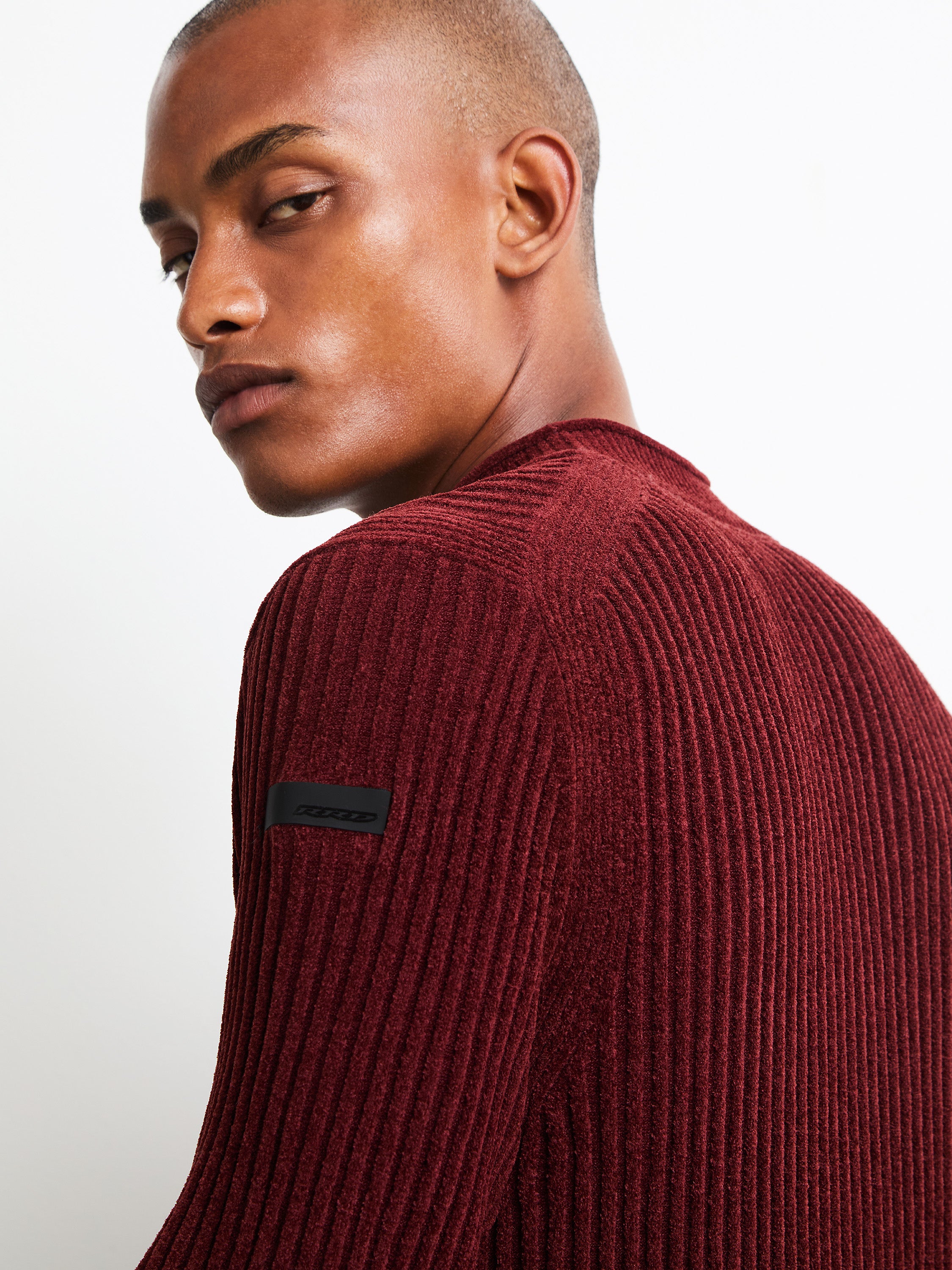 Velvet Rave Round Knit