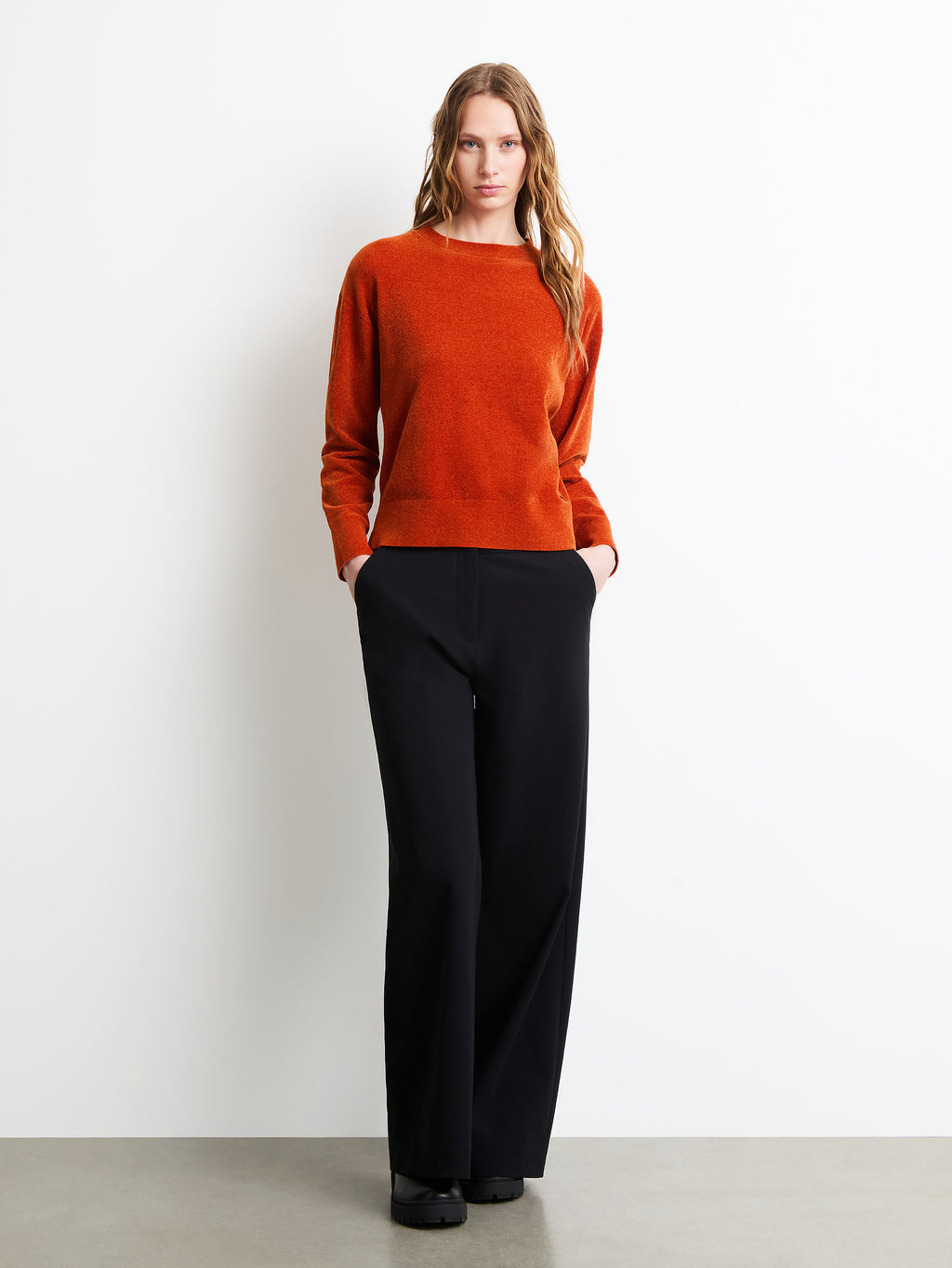 Velvet Vent Round Wom Knit