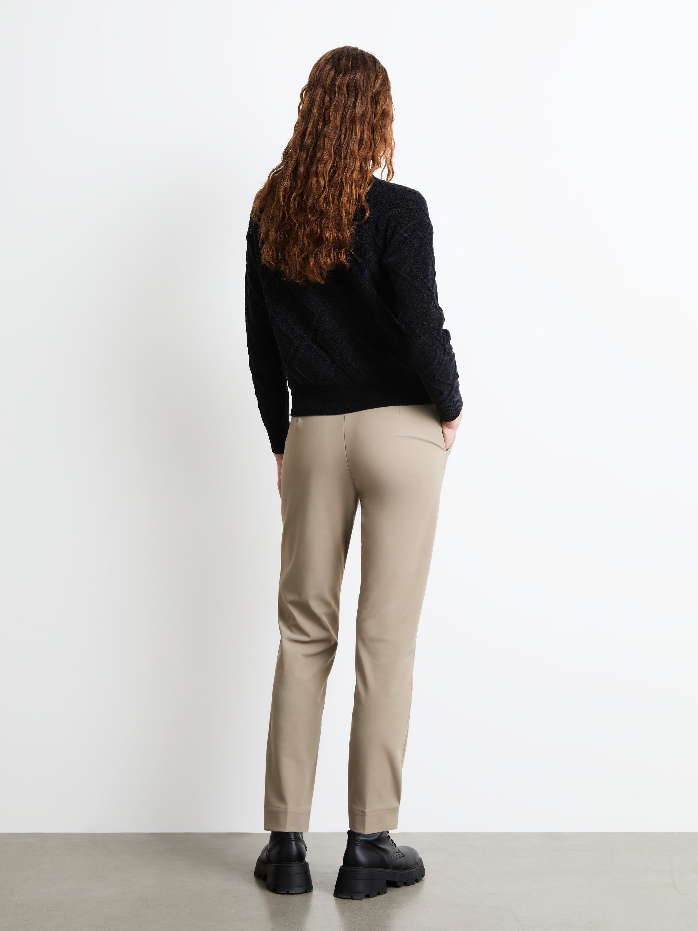 Velvet Fish Round Wom Knit